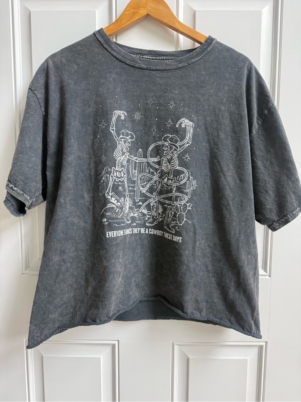 Everyone Thinks They’re a Cowboy Charcoal Graphic short sleeve tee cropped